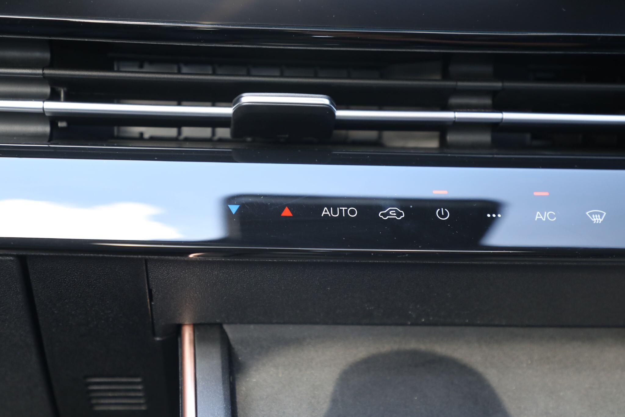 Large vehicle image